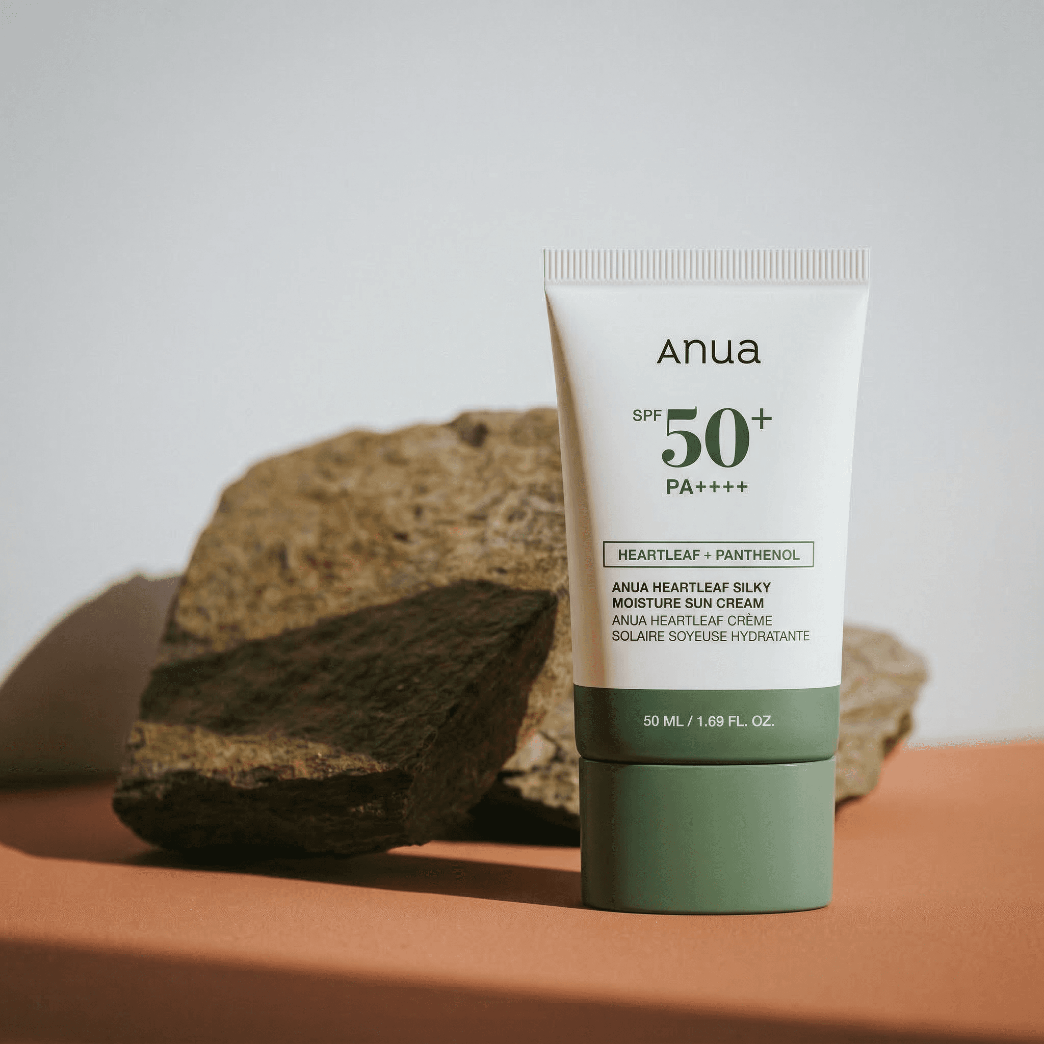 Embalagem de Anua Protetor Solar Heartleaf FPS 50+ Silky e Hidratante